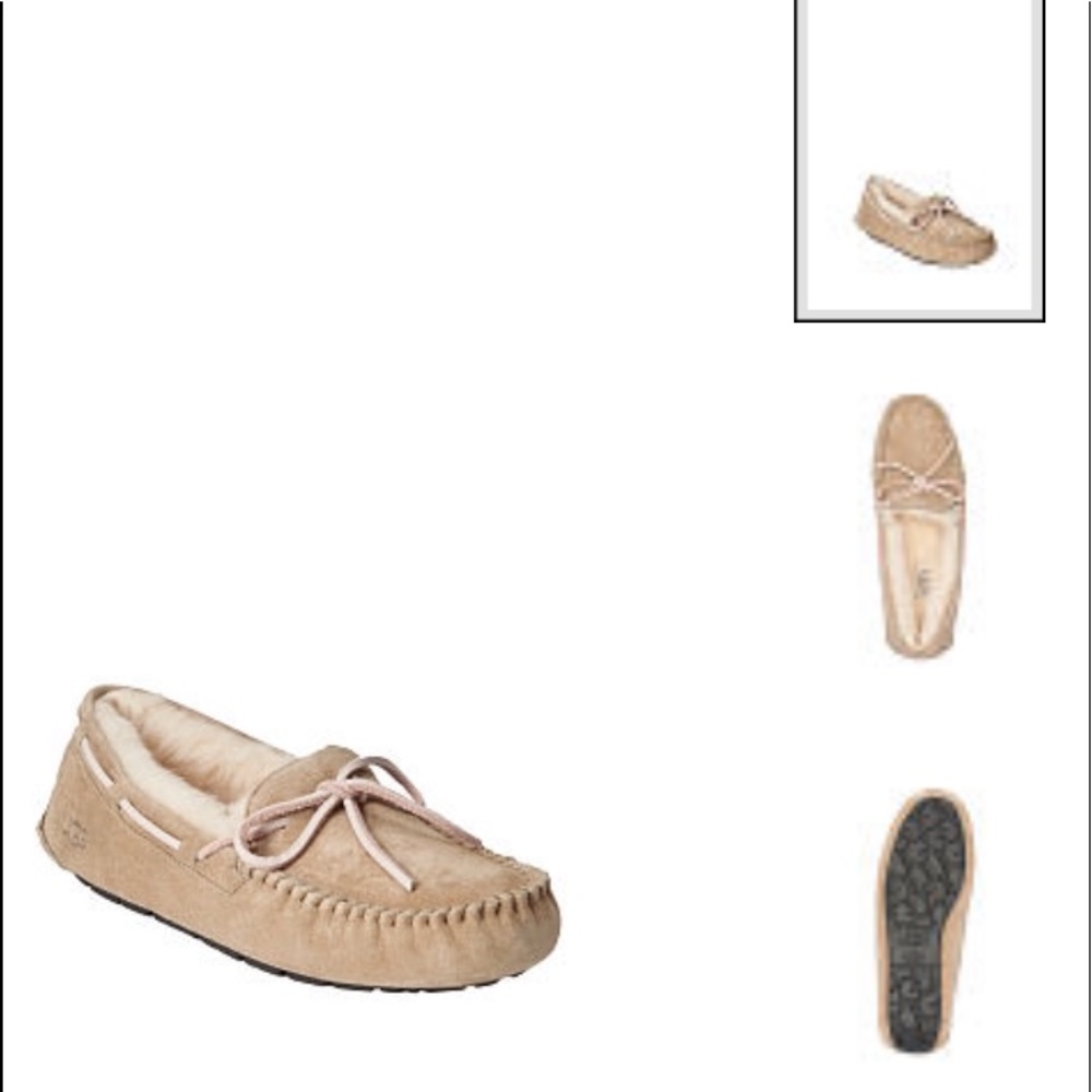 UGG. Dakota slip ons